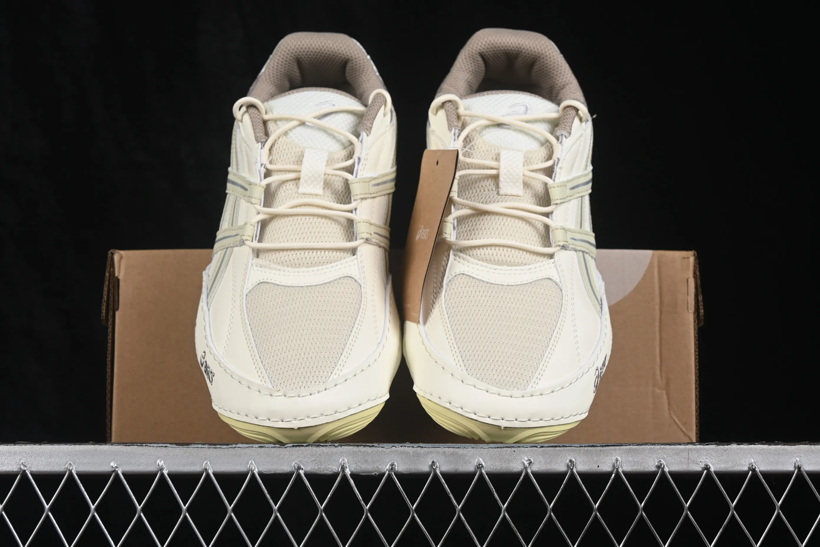 All categories Asics Asics series Asics Hypersync Asics Hypersync fashion retro breathable lightweight thin-soled moral training shoes 1203A879-250